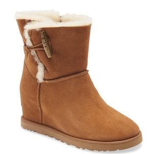 *JUST IN* NWT UGG Classic Femme Toggle Wedge Boot